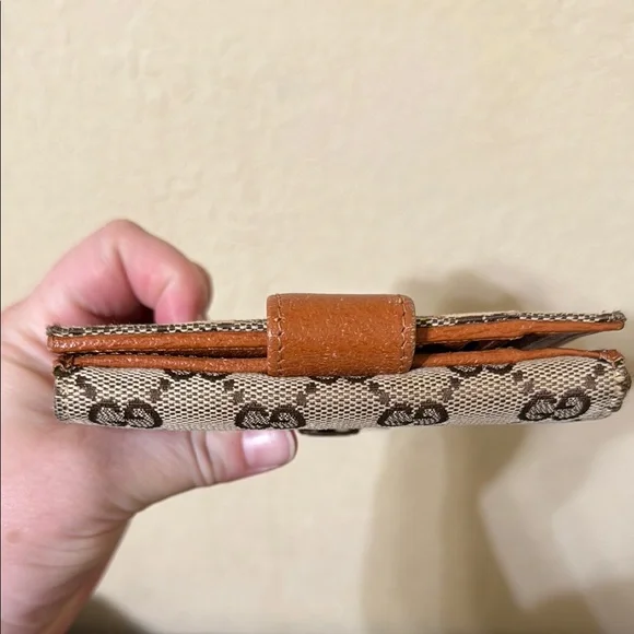 Gucci Beige Monogram Wallet - Picture 7 of 12